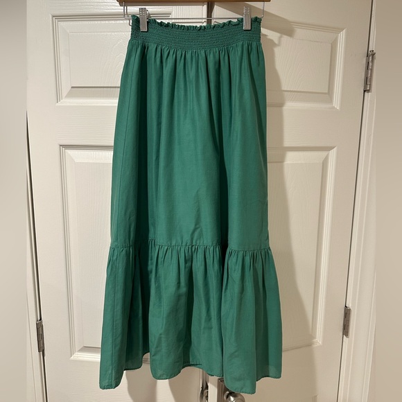 Ann Taylor Dresses & Skirts - Ann Taylor Emerald Green Ruffle Maxi Skirt